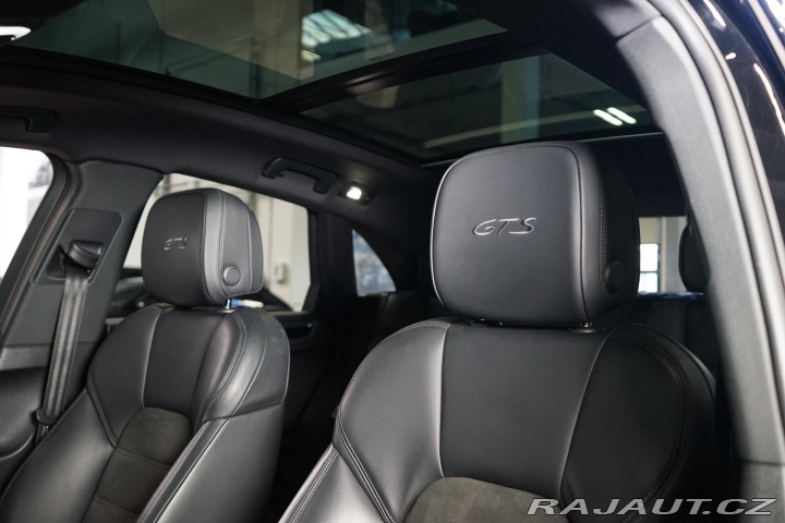 Porsche Macan GTS Chrono Pano PDK Vzduc 2022