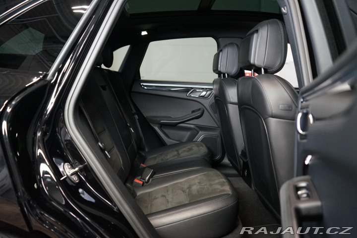 Porsche Macan GTS Chrono Pano PDK Vzduc 2022