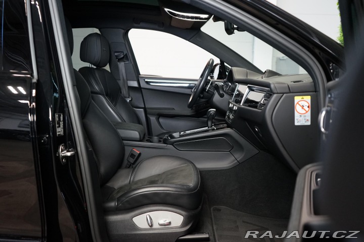 Porsche Macan GTS Chrono Pano PDK Vzduc 2022