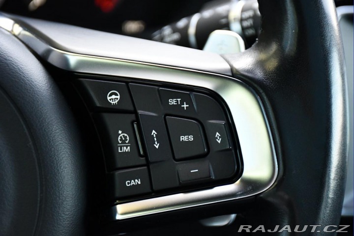 Jaguar F-Pace 30d AWD S PANO TAŽNÉ MERI 2017