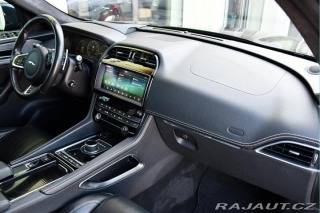 Jaguar F-Pace 30d AWD S PANO TAŽNÉ MERI 2017