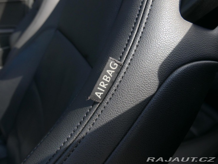 Volkswagen Golf 1,4 TSI Cabrio REZERVACE 2015