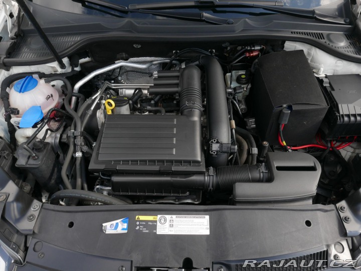 Volkswagen Golf 1,4 TSI Cabrio REZERVACE 2015