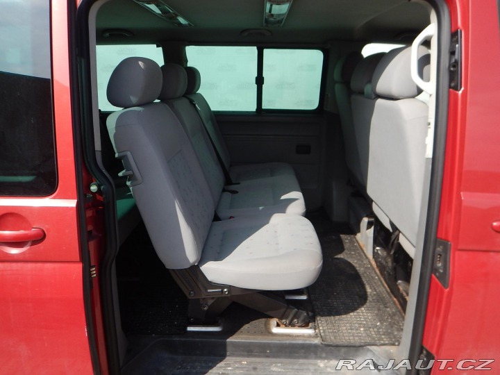 Volkswagen Transporter 2.5 TDI, 9 MÍST, TAŽNÉ 2004