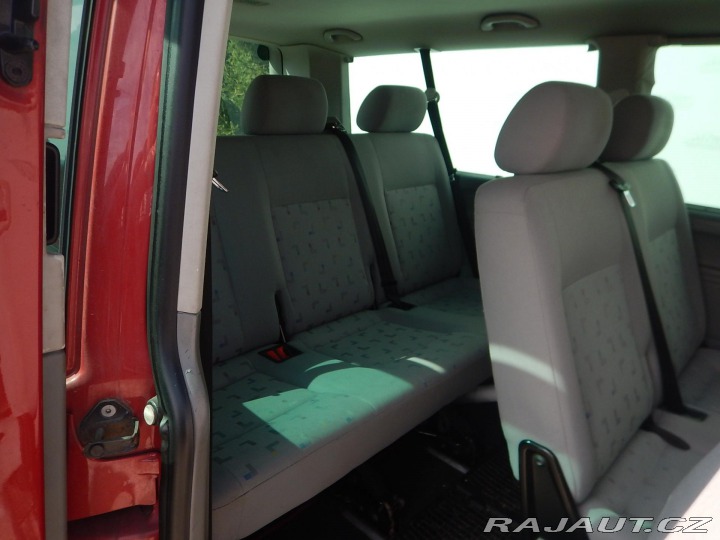 Volkswagen Transporter 2.5 TDI, 9 MÍST, TAŽNÉ 2004