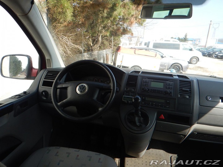 Volkswagen Transporter 2.5 TDI, 9 MÍST, TAŽNÉ 2004