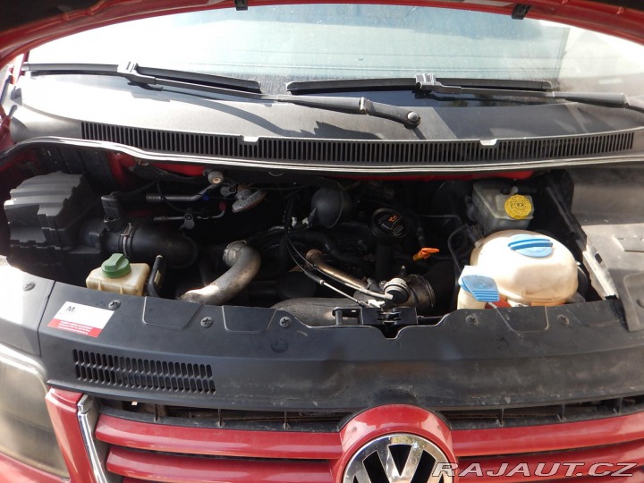 Volkswagen Transporter 2.5 TDI, 9 MÍST, TAŽNÉ 2004