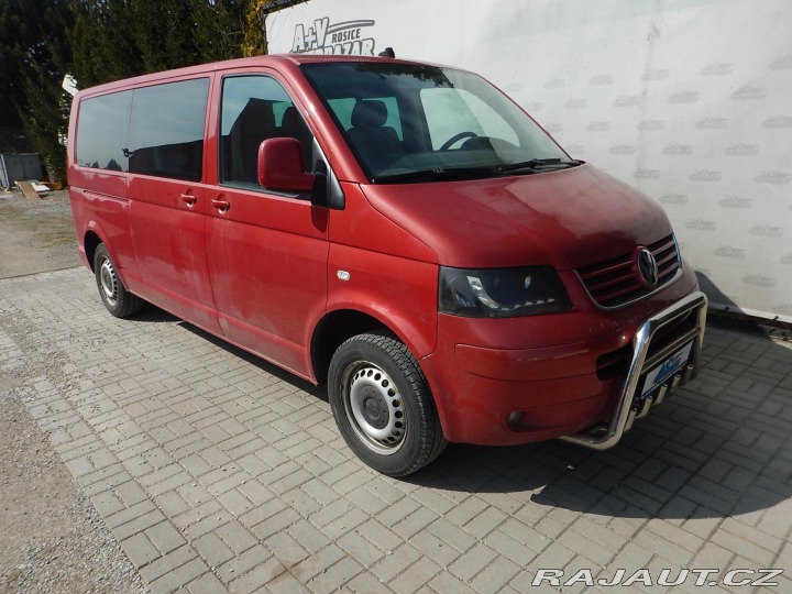 Volkswagen Transporter 2.5 TDI, 9 MÍST, TAŽNÉ 2004