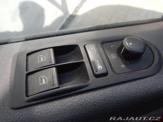 Volkswagen Transporter 2.5 TDI, 9 MÍST, TAŽNÉ 2004