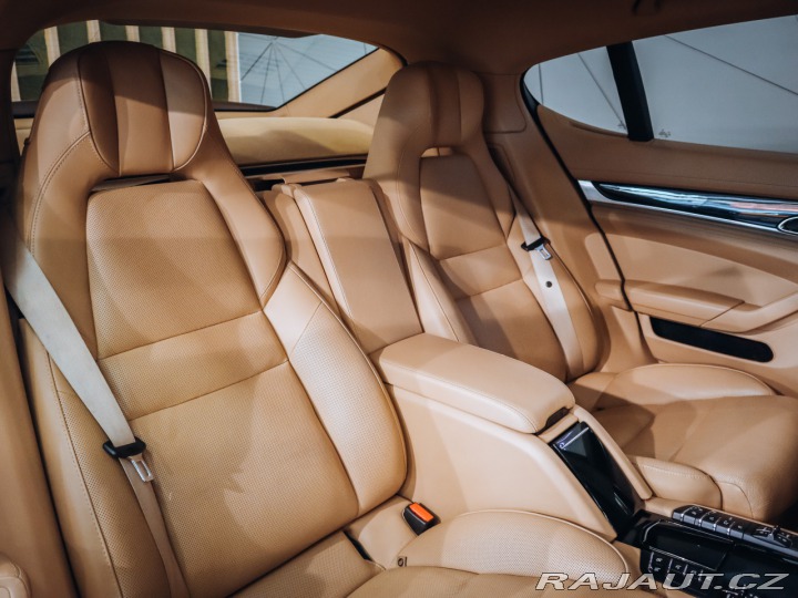 Porsche Panamera 4S L Executive 2014