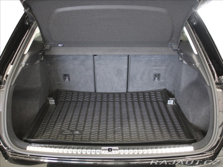 Audi Q3 2,0 35TDi DSG S-Line Záru 2023