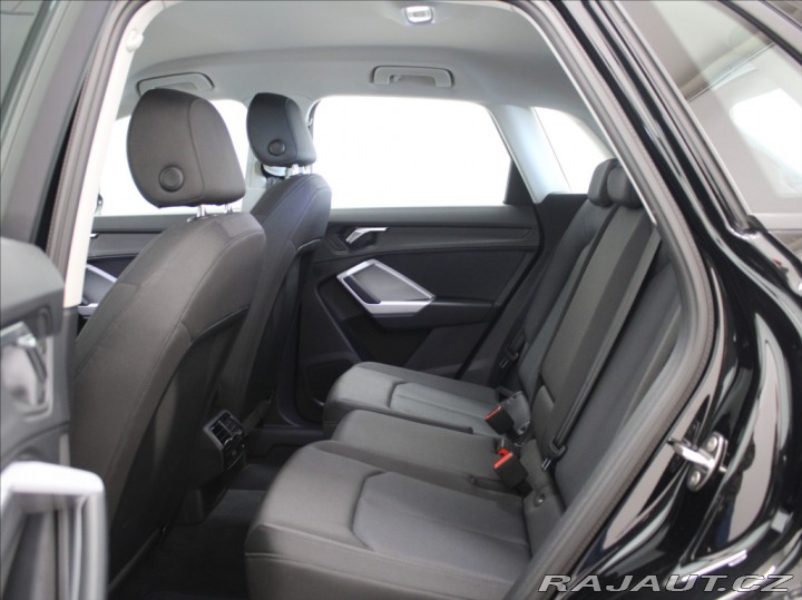Audi Q3 2,0 35TDi DSG S-Line Záru 2023