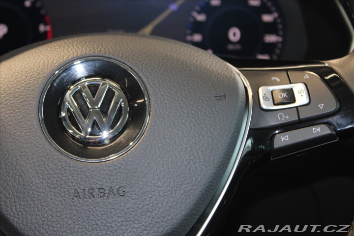 Volkswagen Passat 2,0 TDI 140kW DSG Highlin 2016