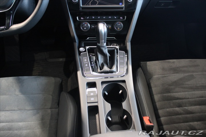 Volkswagen Passat 2,0 TDI 140kW DSG Highlin 2016