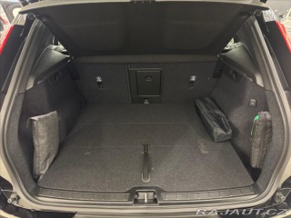 Volvo XC40 2,0 B3 FWD Plus Black Ed 2025