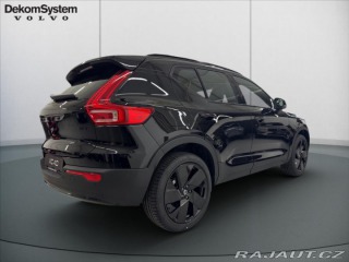 Volvo XC40 2,0 B3 FWD Plus Black Ed 2025
