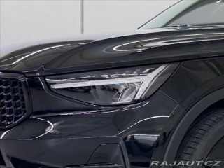 Volvo XC40 2,0 B3 FWD Plus Black Ed 2025