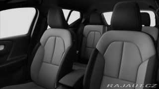 Volvo XC40 2,0 B3 FWD Plus Dark 3456 2025