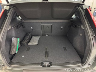 Volvo XC40 2,0 B3 FWD Plus Dark 3456 2025