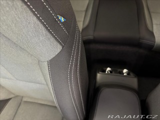 Volvo XC40 2,0 B3 FWD Plus Dark 3456 2025