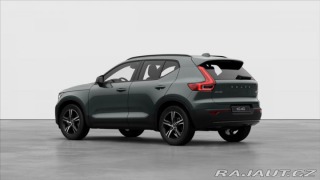 Volvo XC40 2,0 B3 FWD Plus Dark 3456 2025