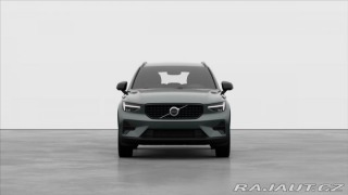 Volvo XC40 2,0 B3 FWD Plus Dark 3456 2025