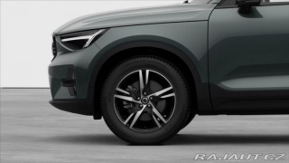 Volvo XC40 2,0 B3 FWD Plus Dark 3456 2025