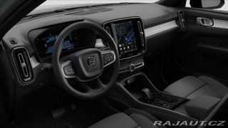 Volvo XC40 2,0 B3 FWD Plus Dark 3456 2025