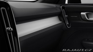 Volvo XC40 2,0 B3 FWD Plus Black Ed 2025