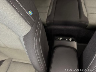 Volvo XC40 2,0 B3 FWD Plus Black Ed 2025