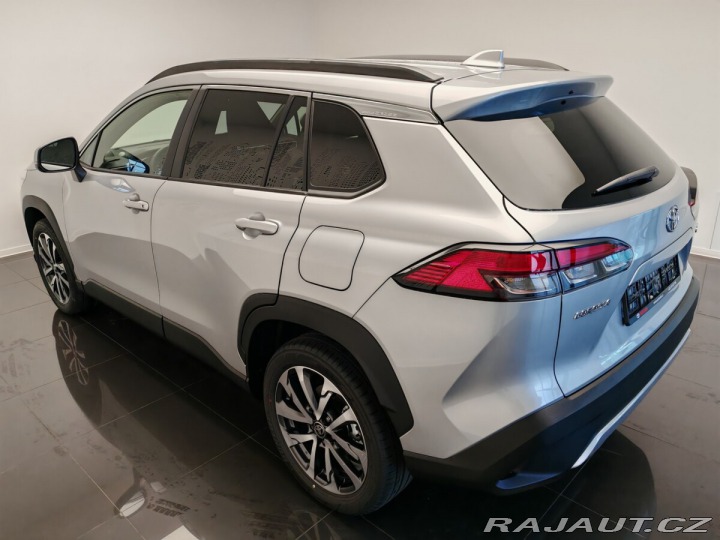 Toyota Corolla Cross 2,0 Hybrid e-CVT Style Te 2025