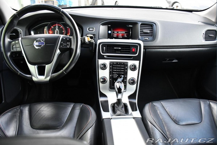 Volvo V60 2,0D NAVI OCEAN RACE 2016