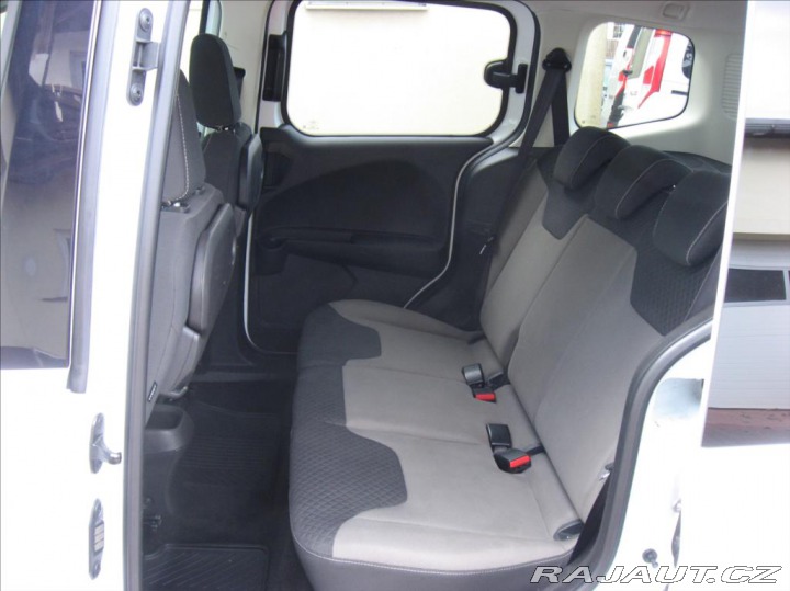 Ford Tourneo Courier 1,6 TDCI 95PS Trend 2015