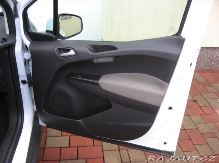 Ford Tourneo Courier 1,6 TDCI 95PS Trend 2015