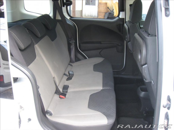 Ford Tourneo Courier 1,6 TDCI 95PS Trend 2015
