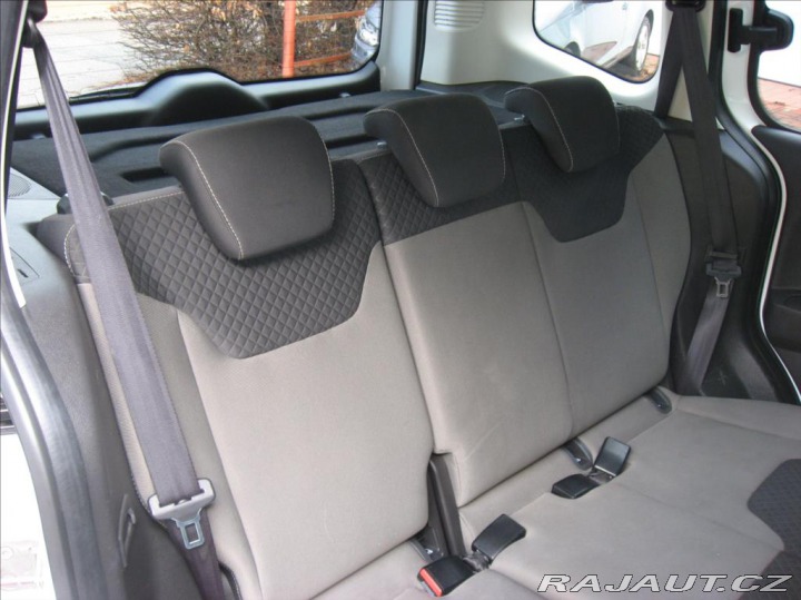 Ford Tourneo Courier 1,6 TDCI 95PS Trend 2015