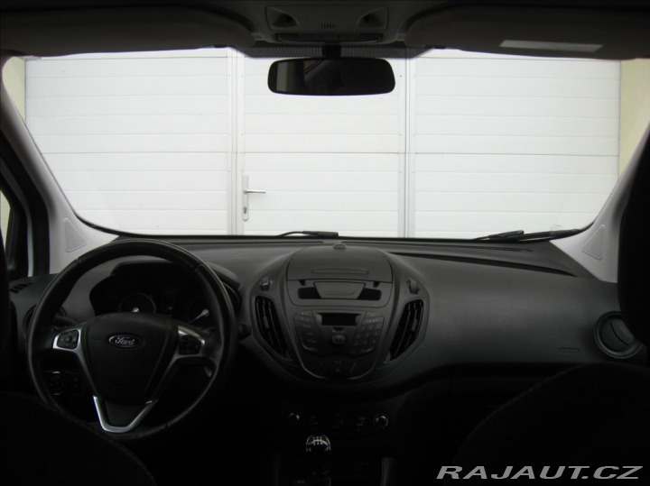 Ford Tourneo Courier 1,6 TDCI 95PS Trend 2015