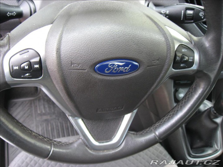 Ford Tourneo Courier 1,6 TDCI 95PS Trend 2015