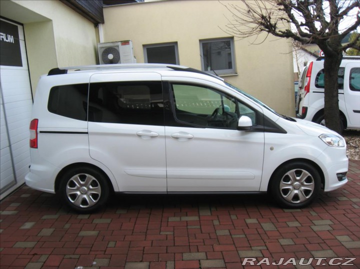 Ford Tourneo Courier 1,6 TDCI 95PS Trend 2015