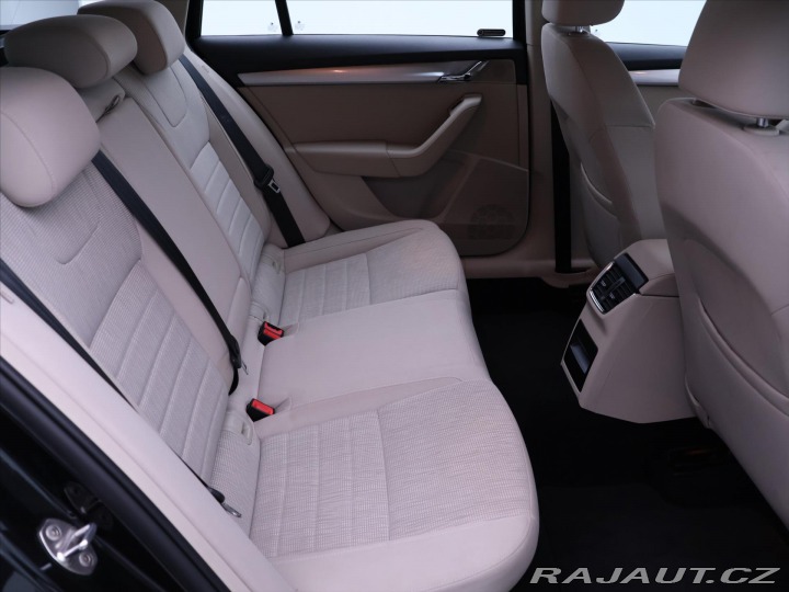 Škoda Octavia 1,6 TDI CZ DSG Tempomat 2013