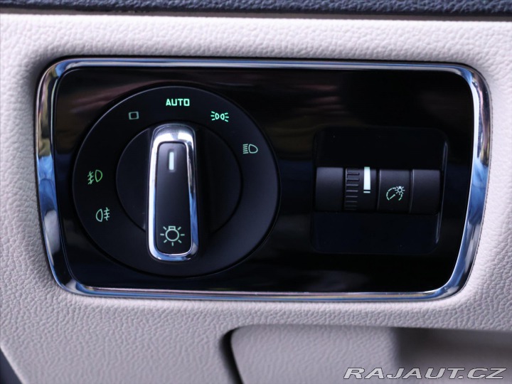 Škoda Superb 2,0 TDI 125kW DSG Eleganc 2013