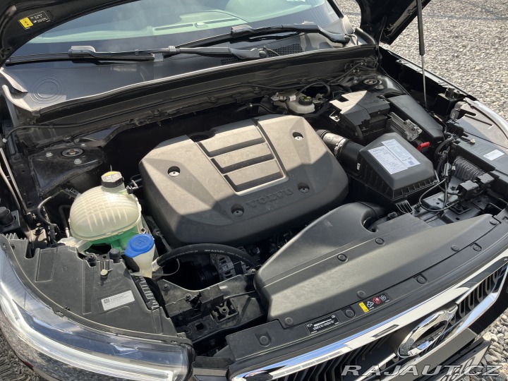 Volvo XC40 T2 2021