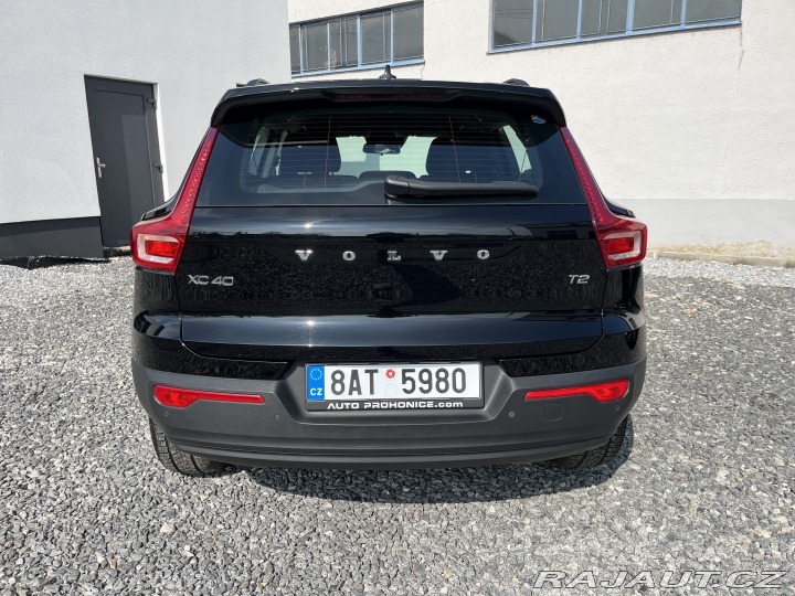 Volvo XC40 T2 2021