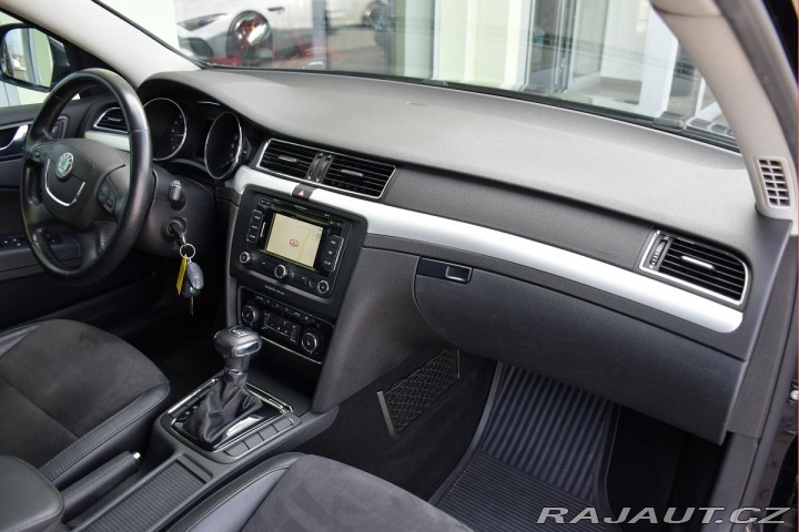 Škoda Superb 2.0TDi DSG NAVI 2012