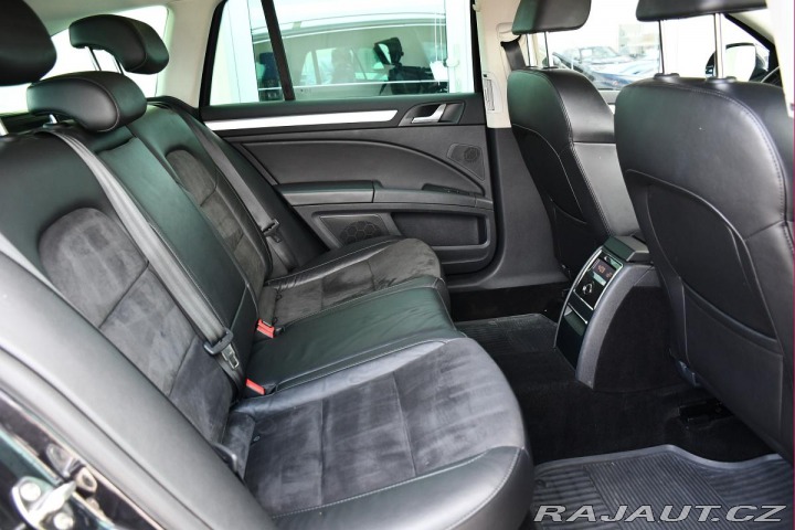Škoda Superb 2.0TDi DSG NAVI 2012