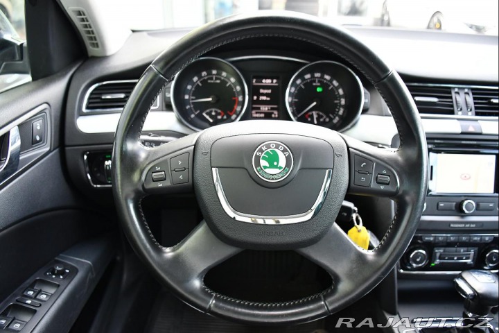 Škoda Superb 2.0TDi DSG NAVI 2012