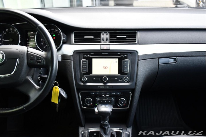 Škoda Superb 2.0TDi DSG NAVI 2012