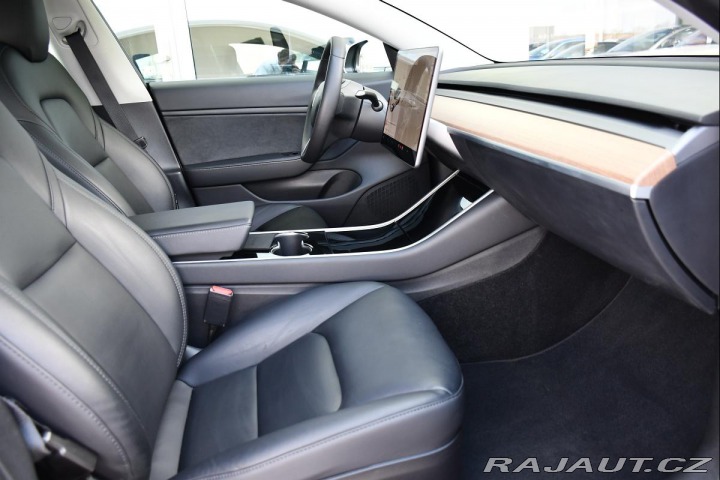 Tesla Model 3 LONG RANGE SoH 92% TAŽNÉ 2020