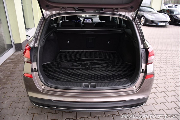 Hyundai i30 1.5 T-GDI MHEV, ČR,1.MAJ. 2022