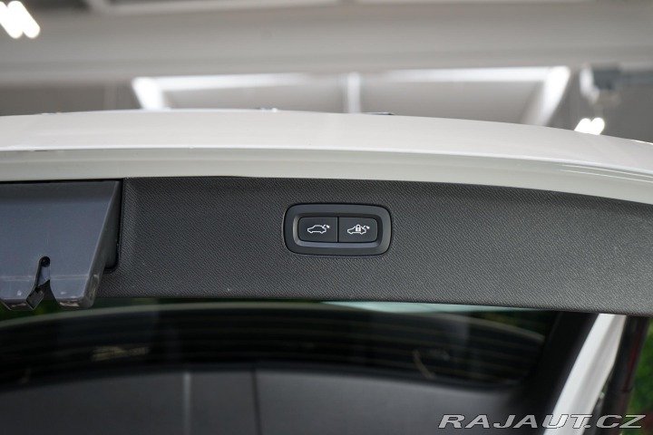 Volvo XC90 T8 AWD Recharge R-Design 2020